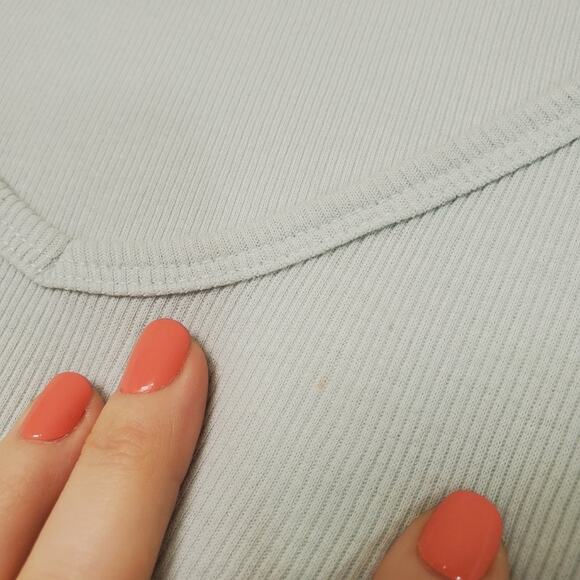 Wild Fable | Ribbed V-Neck Long Sleeve Crop Top - Picture 4 of 6